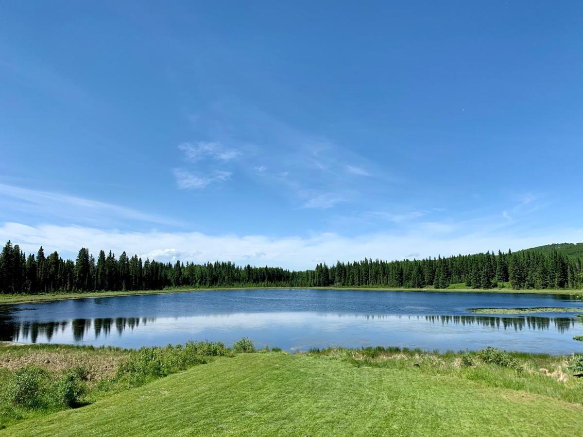 Schott'S Lake Conference & Resort Sundre Exterior photo