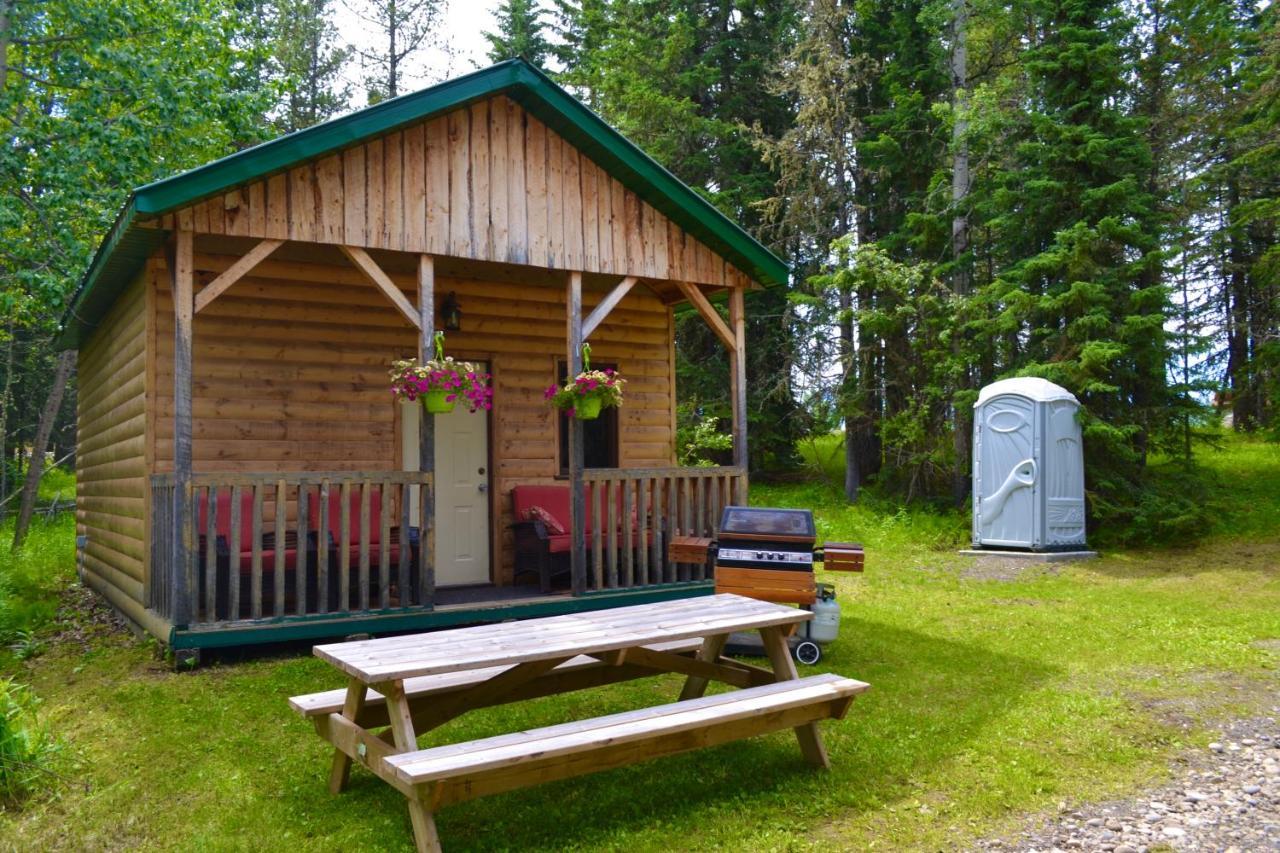 Schott'S Lake Conference & Resort Sundre Exterior photo