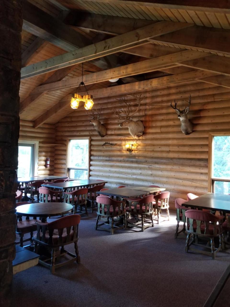 Schott'S Lake Conference & Resort Sundre Exterior photo